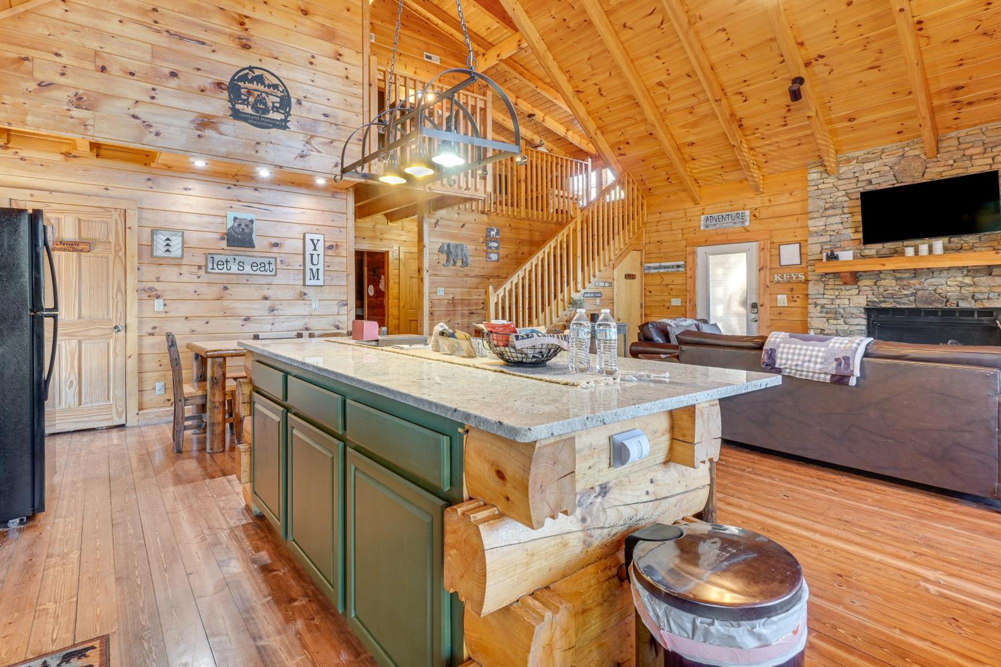 Sevierville Cabin With Deck Minutes To Pigeon Forge Екстериор снимка