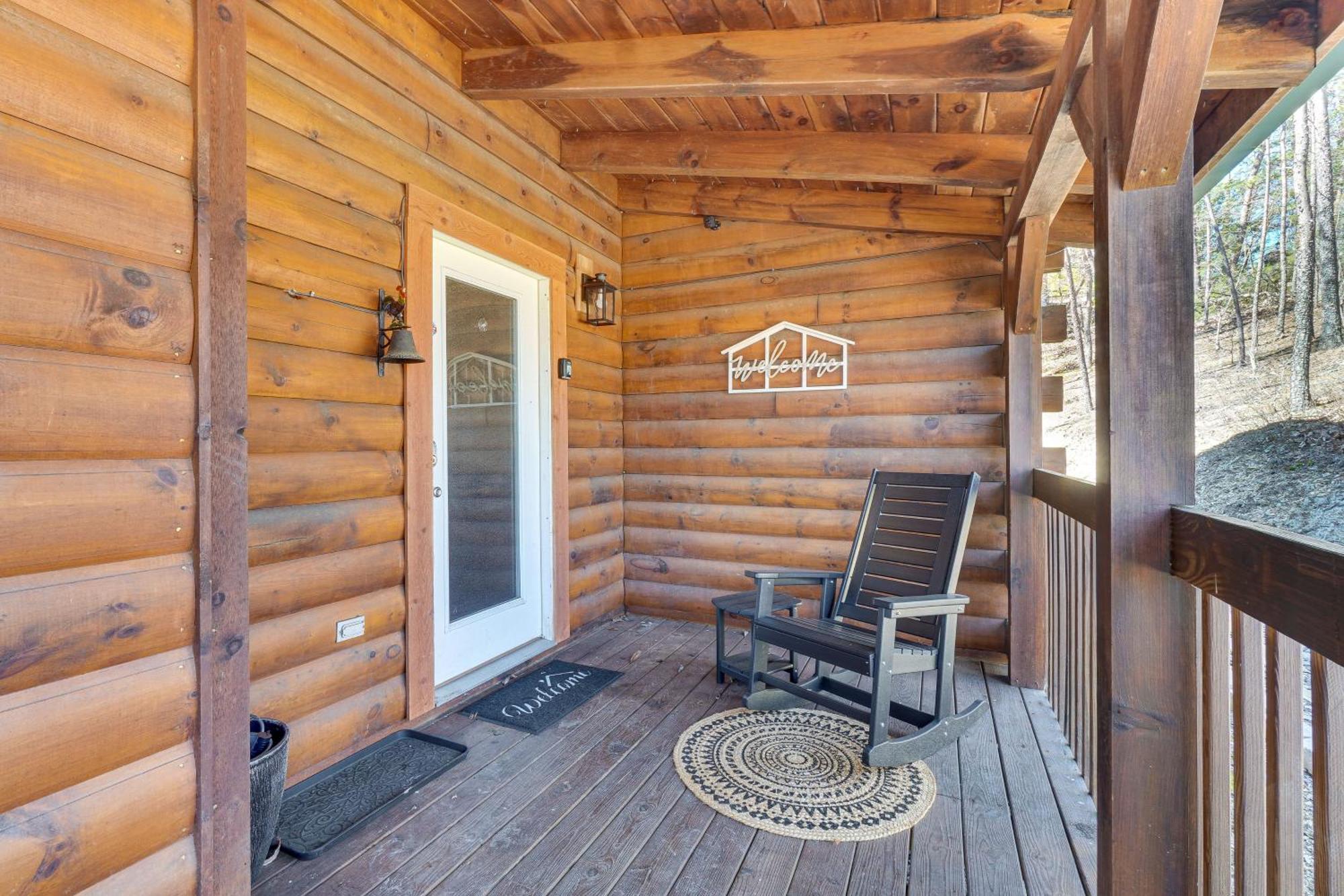 Sevierville Cabin With Deck Minutes To Pigeon Forge Екстериор снимка