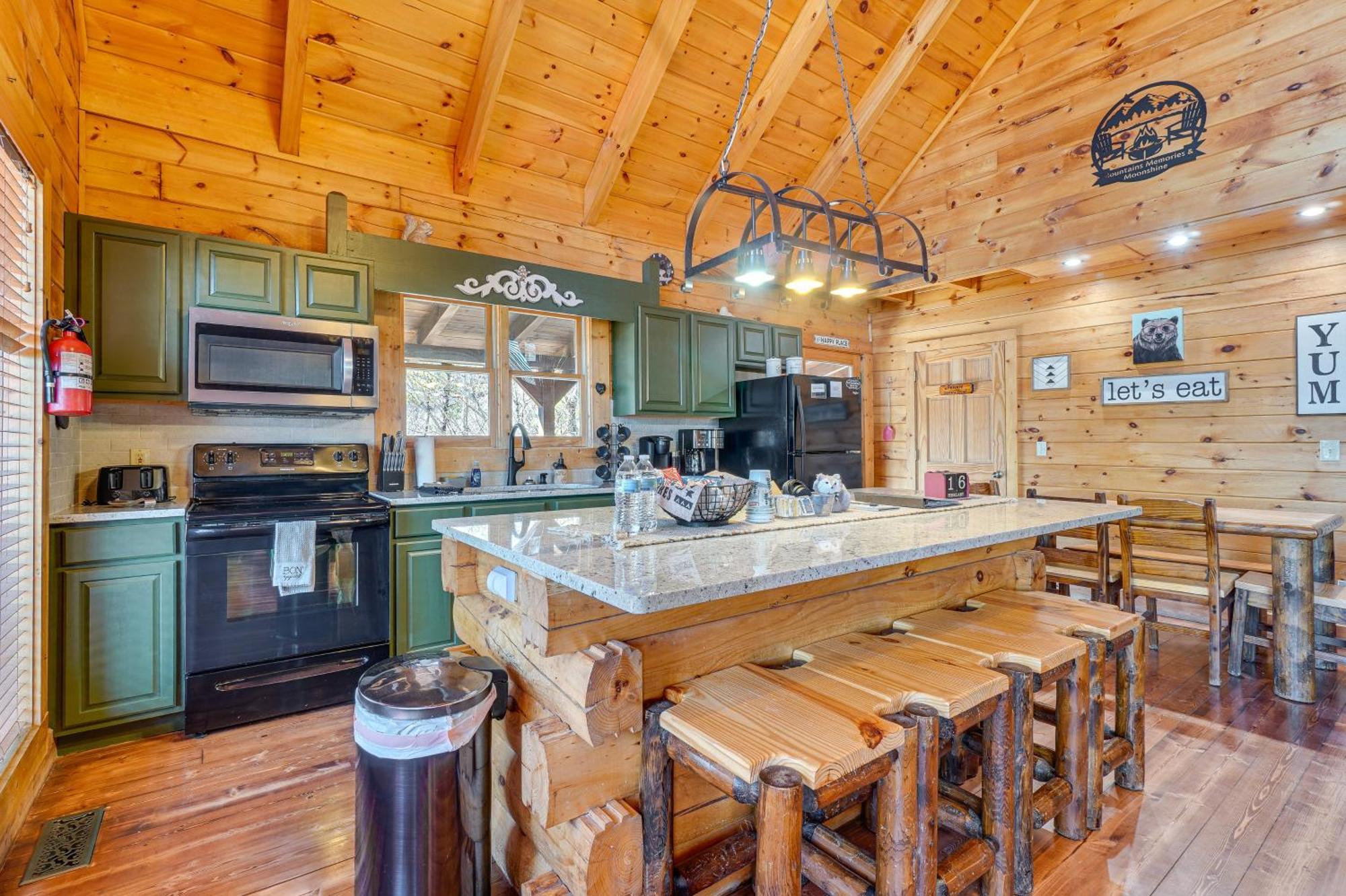 Sevierville Cabin With Deck Minutes To Pigeon Forge Екстериор снимка