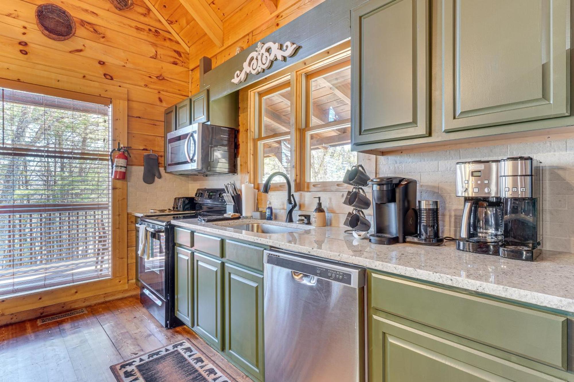 Sevierville Cabin With Deck Minutes To Pigeon Forge Екстериор снимка