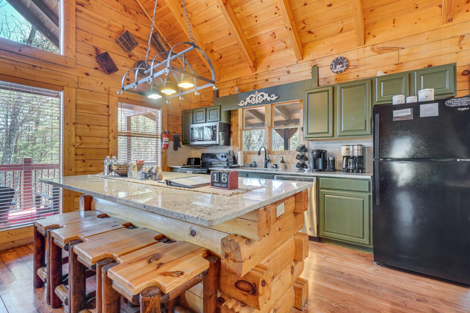 Sevierville Cabin With Deck Minutes To Pigeon Forge Екстериор снимка