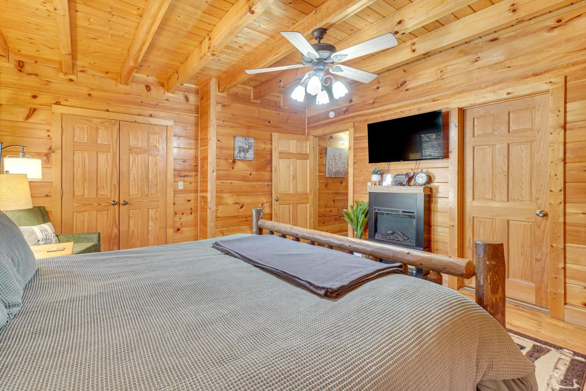 Sevierville Cabin With Deck Minutes To Pigeon Forge Екстериор снимка