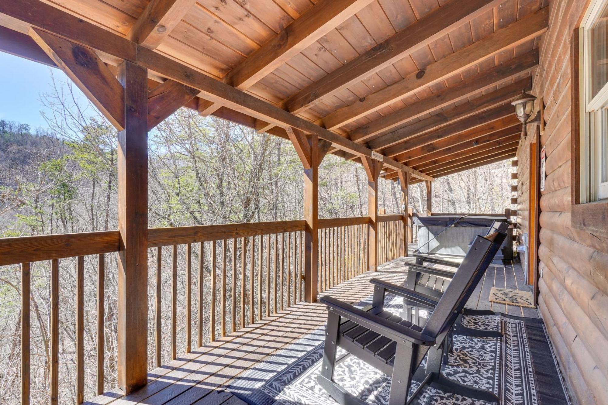 Sevierville Cabin With Deck Minutes To Pigeon Forge Екстериор снимка